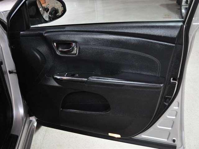 2013 Toyota Avalon XLE 4dr Sedan